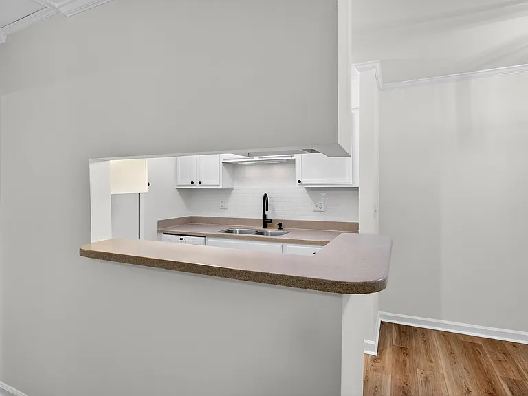 341 W Coleman Blvd #G — Photo 9