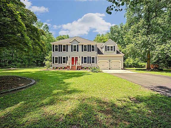 2nd image of 1932 Foxwood Dr