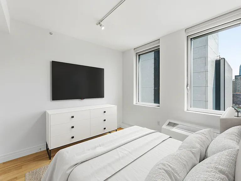 554 W 54th St #28A — Photo 5