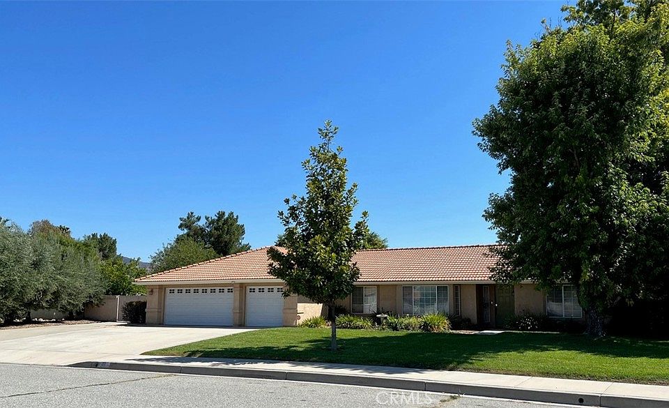 1st image of 1493 Mouton Dr
