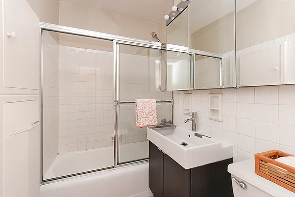 Sold by Re/Max In The City | media 18