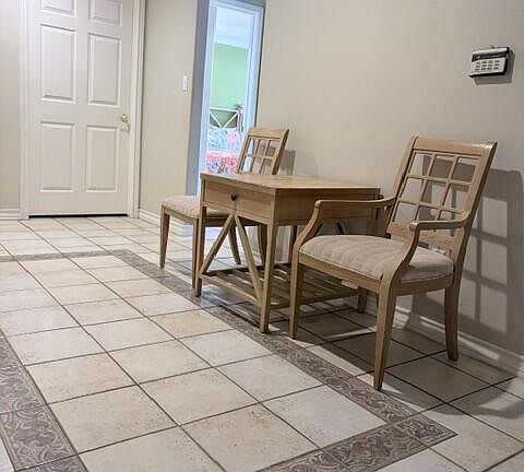 4th image of 123A E Oleander St #A
