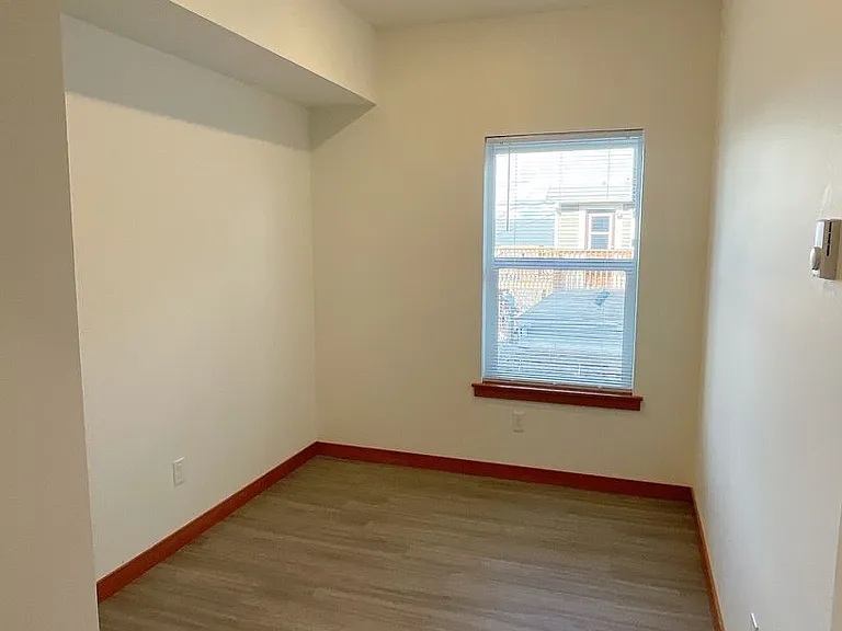1205 N Garden St — Photo 42