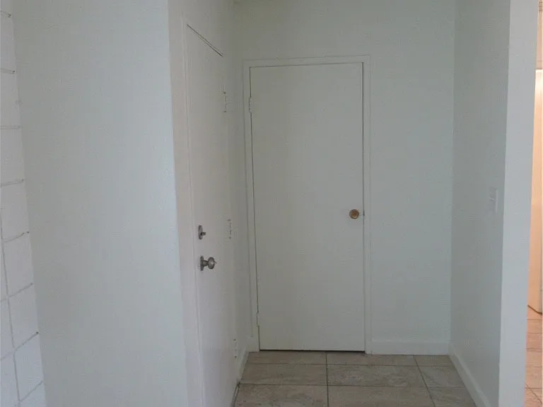 357 E Van Wagenen St #0 — Photo 7