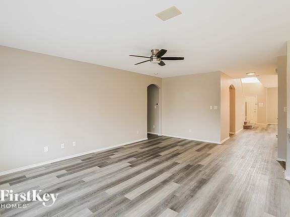 3rd image of 1617 Bluebird Dr