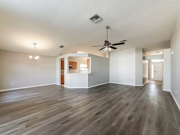 5th image of 10302 Soaring Eagle Dr