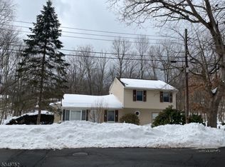 40 Beverly Rd, Stanhope, NJ 07874