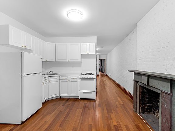 4th image of 316 W 19th St #2EN
