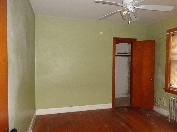 5th image of 12151 Greenwood Ave