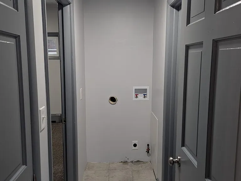 250 Locust St — Photo 14