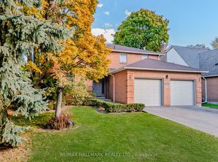 136 Mossgrove Trl, Toronto, ON M2L 2W5