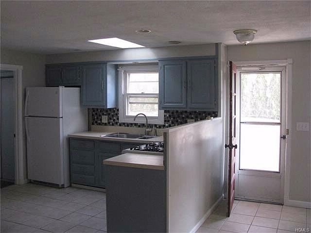 2nd image of 41 W Crooked Hill Rd #1