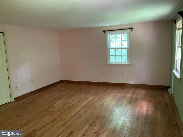 413 Fruit Farm Rd — Photo 36