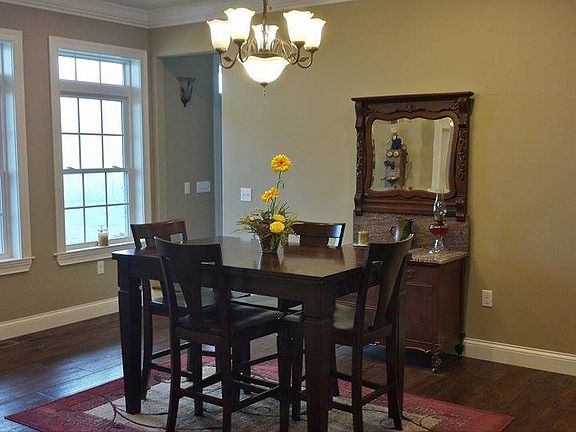 2nd image of 511 Holcomb Lndg