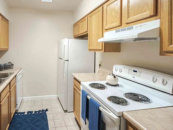 3rd image of 2351 Reserve Dr #2342D