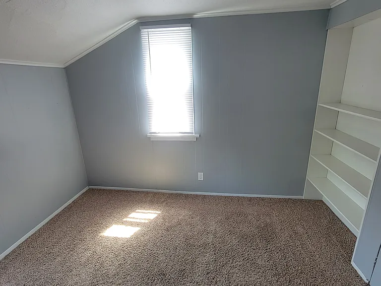 437 E Doty Ave — Photo 39