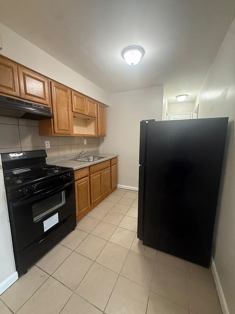 Building Photo - 104 Montclair Ave #2R