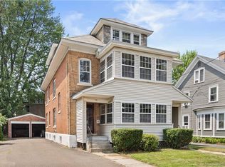 93-95 Quaker Ln S, West Hartford, CT 06119