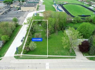 15 Mile Rd, Clinton Township, MI 48035