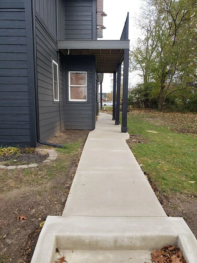 3 bed, 850 sqft, $1,500 — Photo 2