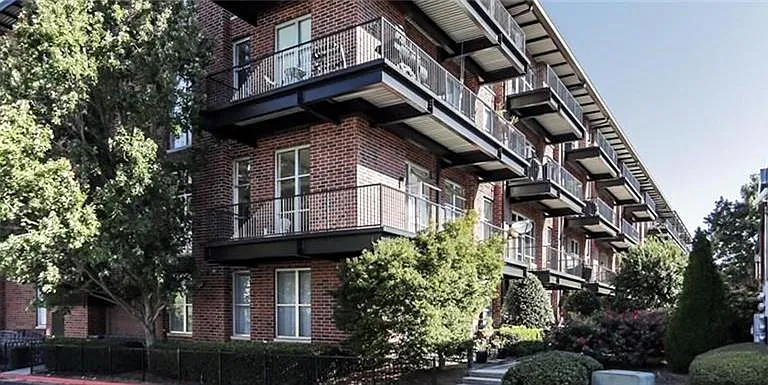 5200 Peachtree Rd #3303 — Photo 25