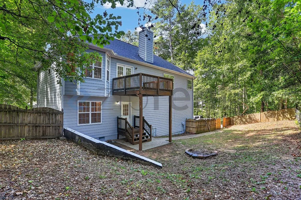 4 bed, 2464 sqft, $3,100 — Photo 4