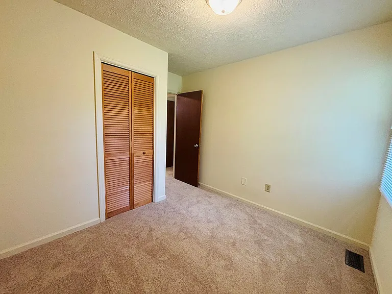 1707 Emerald St — Photo 14