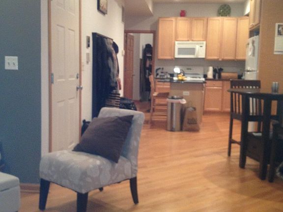 2nd image of 1103 W Cornelia Ave #K201