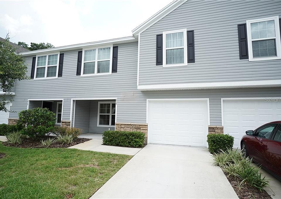 1st image of 217 Woodknoll Pl