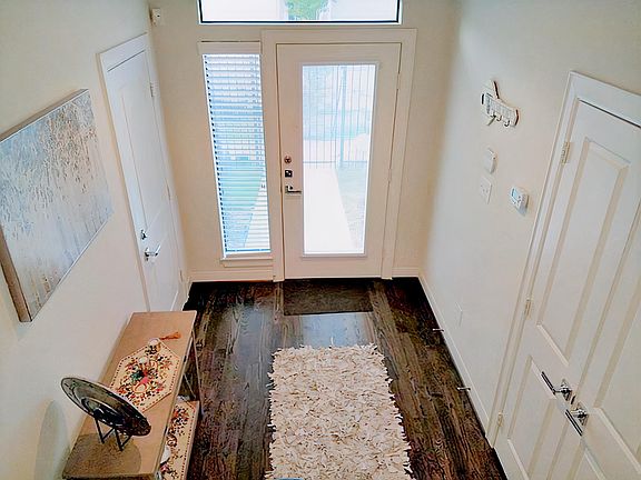 Spacious entrance
