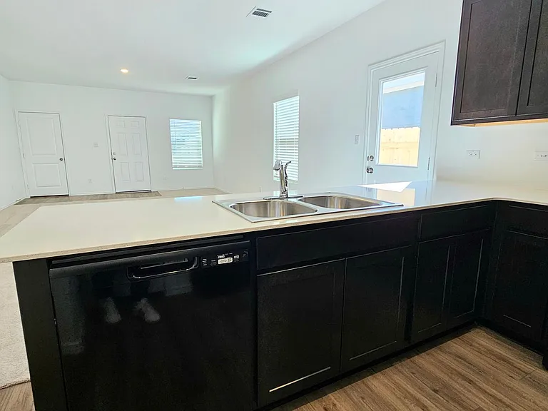 418 Paddlefish Ln — Photo 12