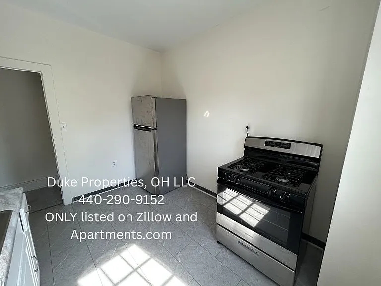 14821 Clifton Blvd #2 — Photo 7