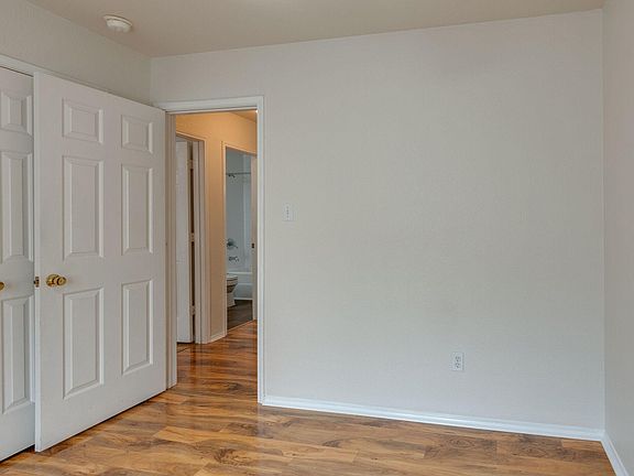 5th image of 1068 Silver Spur Ln