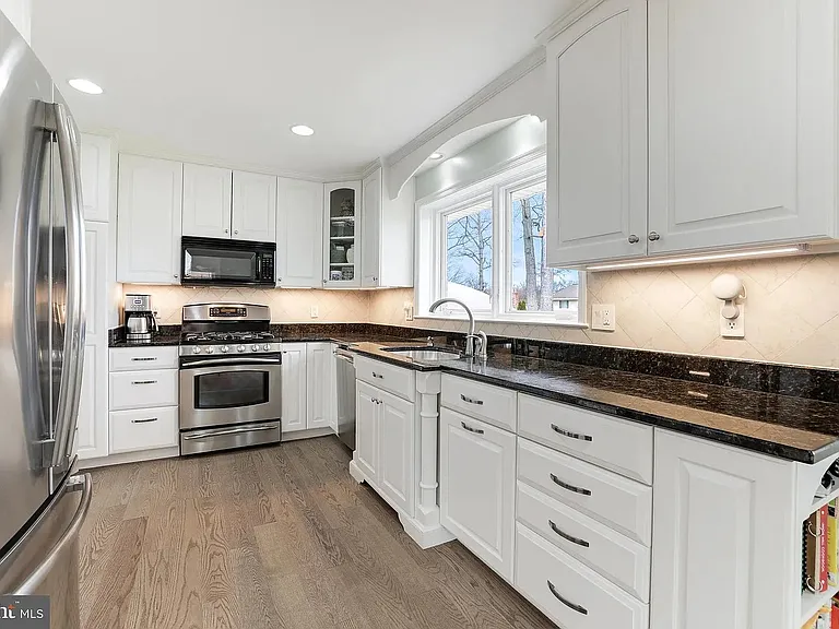 15010 Ulderic Dr — Photo 26