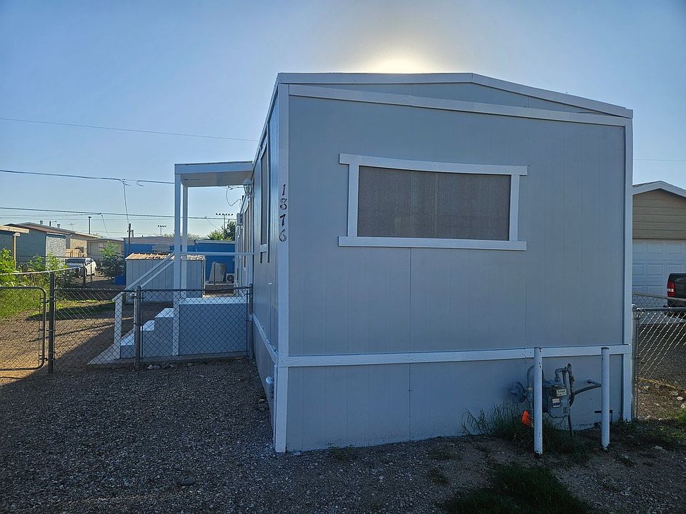 1st image of 1876 Hualapai Dr