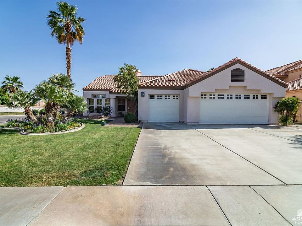1st image of 78675 Villeta Dr