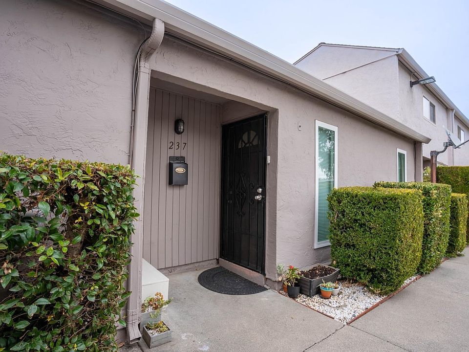 1st image of 237 Del Loma Court
