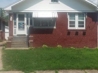 477 Locust St, Galesburg, IL 61401