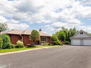 55 Tallmadge Pl, Mechanicville, NY 12118