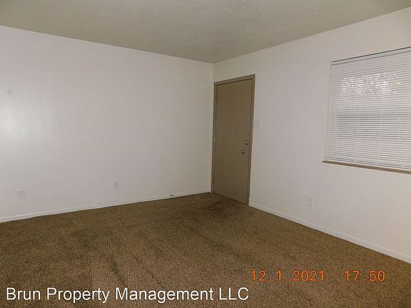4th image of 2716 Holbrook Dr APT 9
