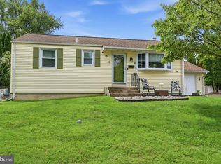 31 Mapleview Dr, Feasterville Trevose, PA 19053