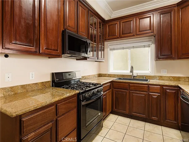 14026 Lemoli Ave — Photo 10