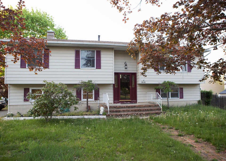 1st image of 612 Helen St