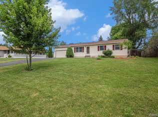 5511 Wakefield Rd, Grand Blanc, MI 48439