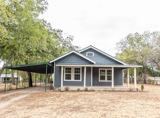 205 E Maple St, Nocona, TX 76255