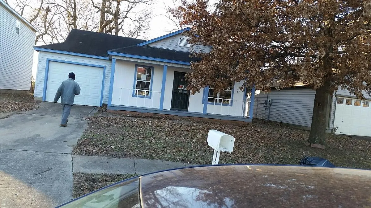 3 bed, 1046 sqft, $1,000 — Photo 1