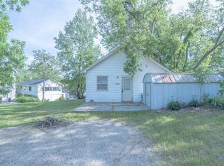 8450 Rollins Dr NE, Rockford, MI 49341