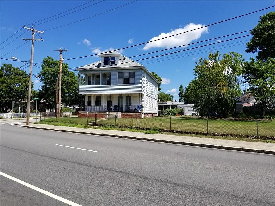 2nd image of 640 School St