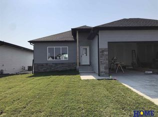 1101 Shadow Moss Dr, Lincoln, NE 68521