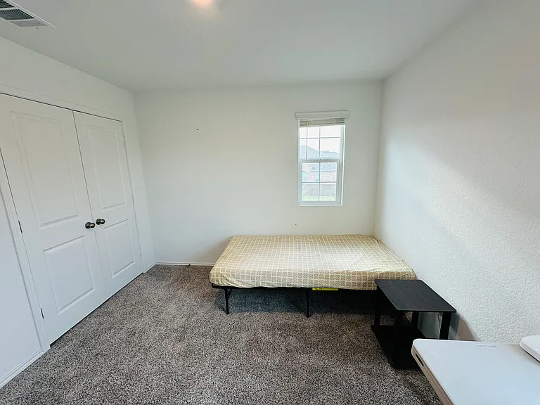 Upstairs bedroom3